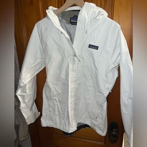 Women’s Patagonia Rain Coat- white, size Medium (Torrentshell Rain Jacket)